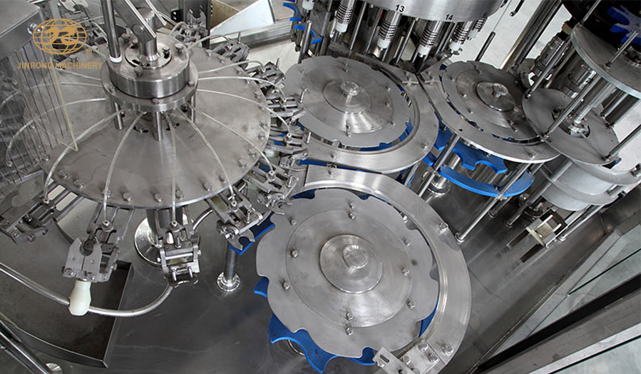 礦泉水灌裝機(jī) 礦泉水灌裝機(jī)